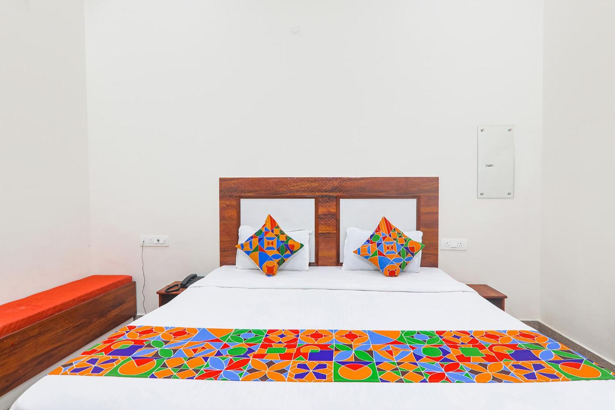 Fabhotel Shree Venkatesh Nileyam Ayodhya Eksteriør bilde