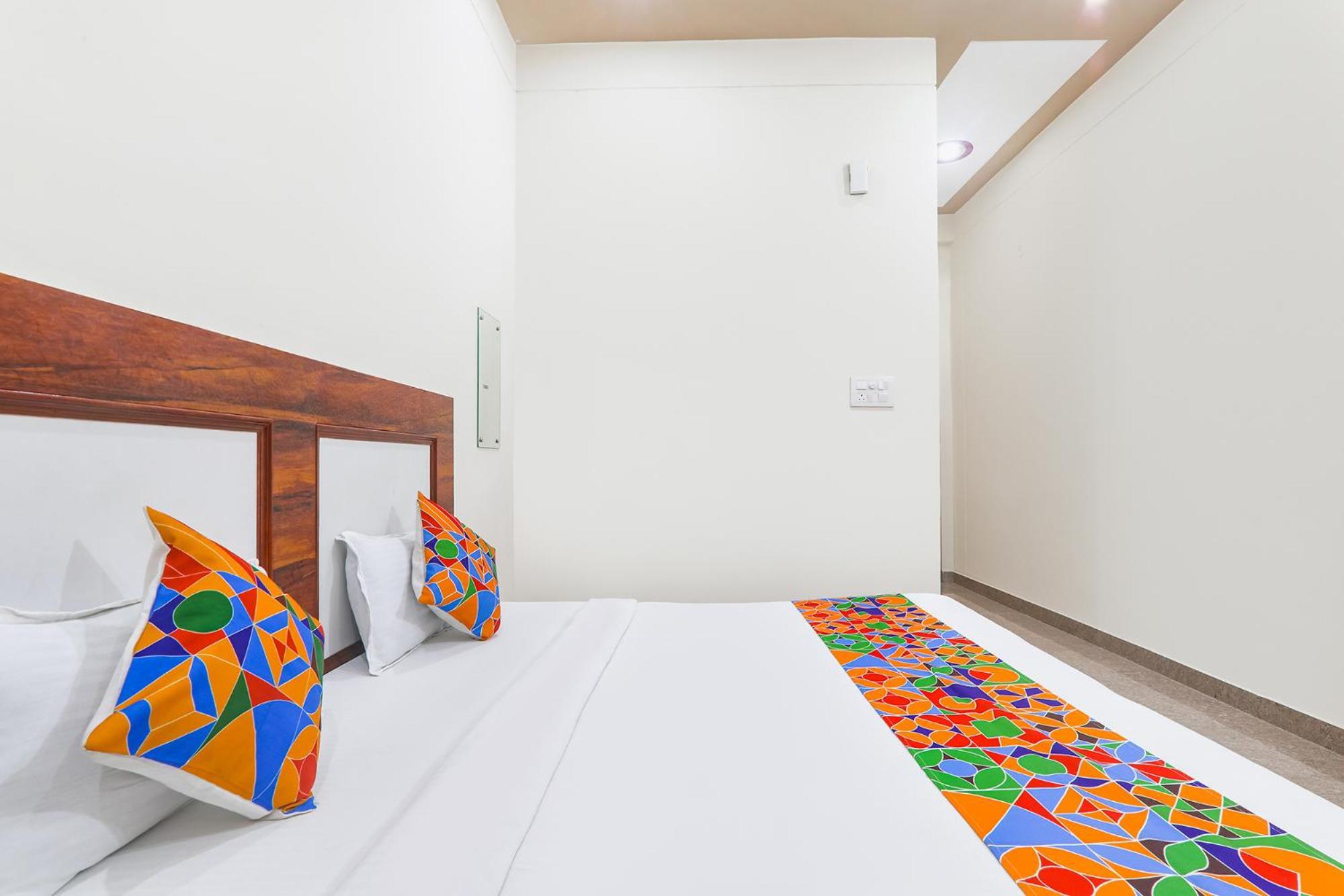 Fabhotel Shree Venkatesh Nileyam Ayodhya Eksteriør bilde