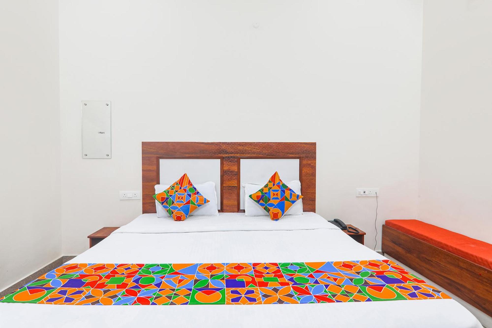 Fabhotel Shree Venkatesh Nileyam Ayodhya Eksteriør bilde